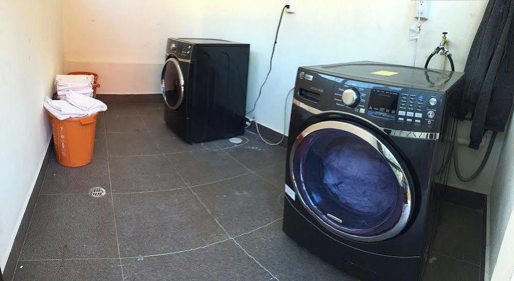 Oyo Hostel Oasis Centro Cerca Del Hospital Issste Hospital Jose Ma Morelos メキシコシティ エクステリア 写真