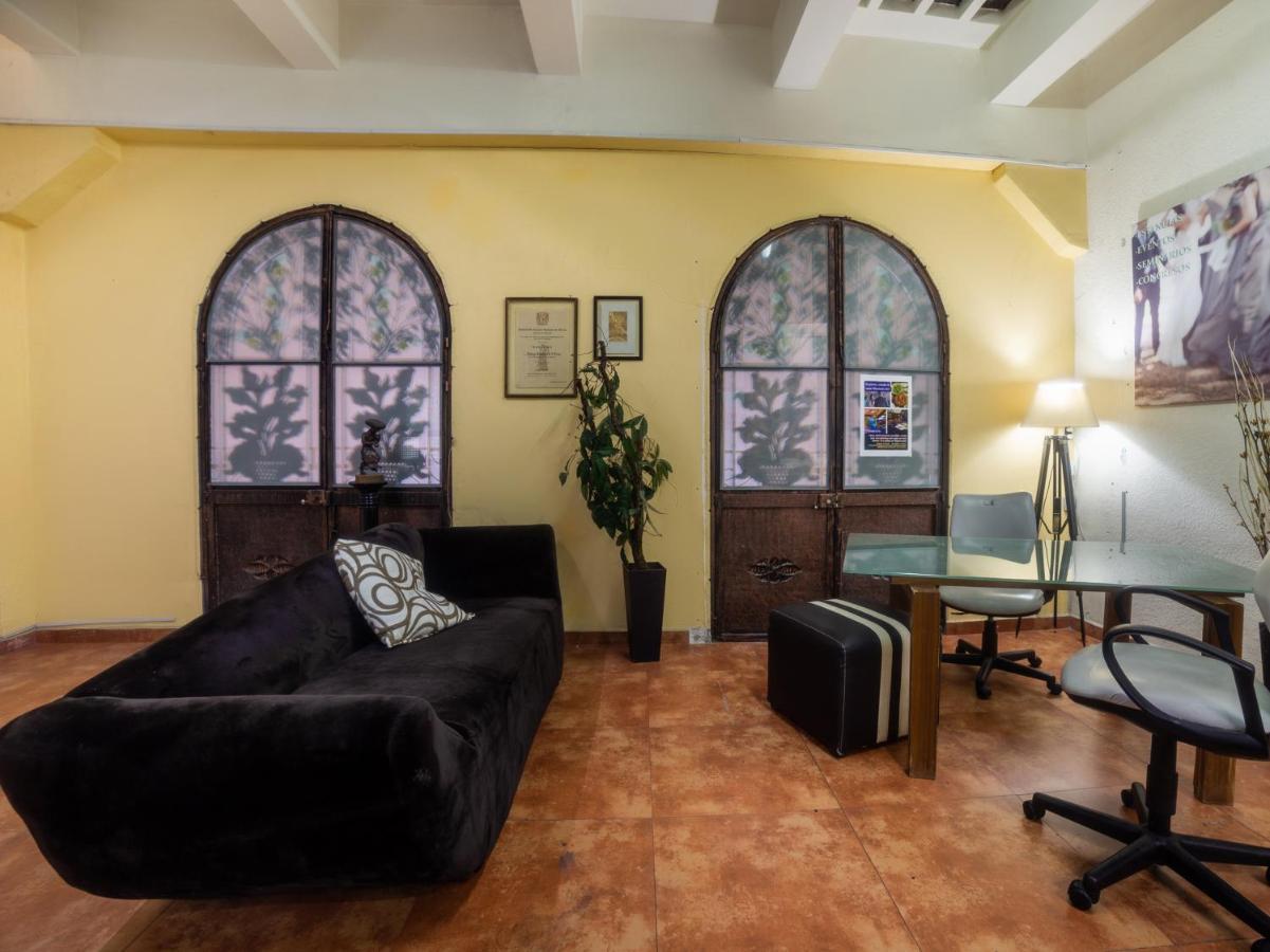Oyo Hostel Oasis Centro Cerca Del Hospital Issste Hospital Jose Ma Morelos メキシコシティ エクステリア 写真