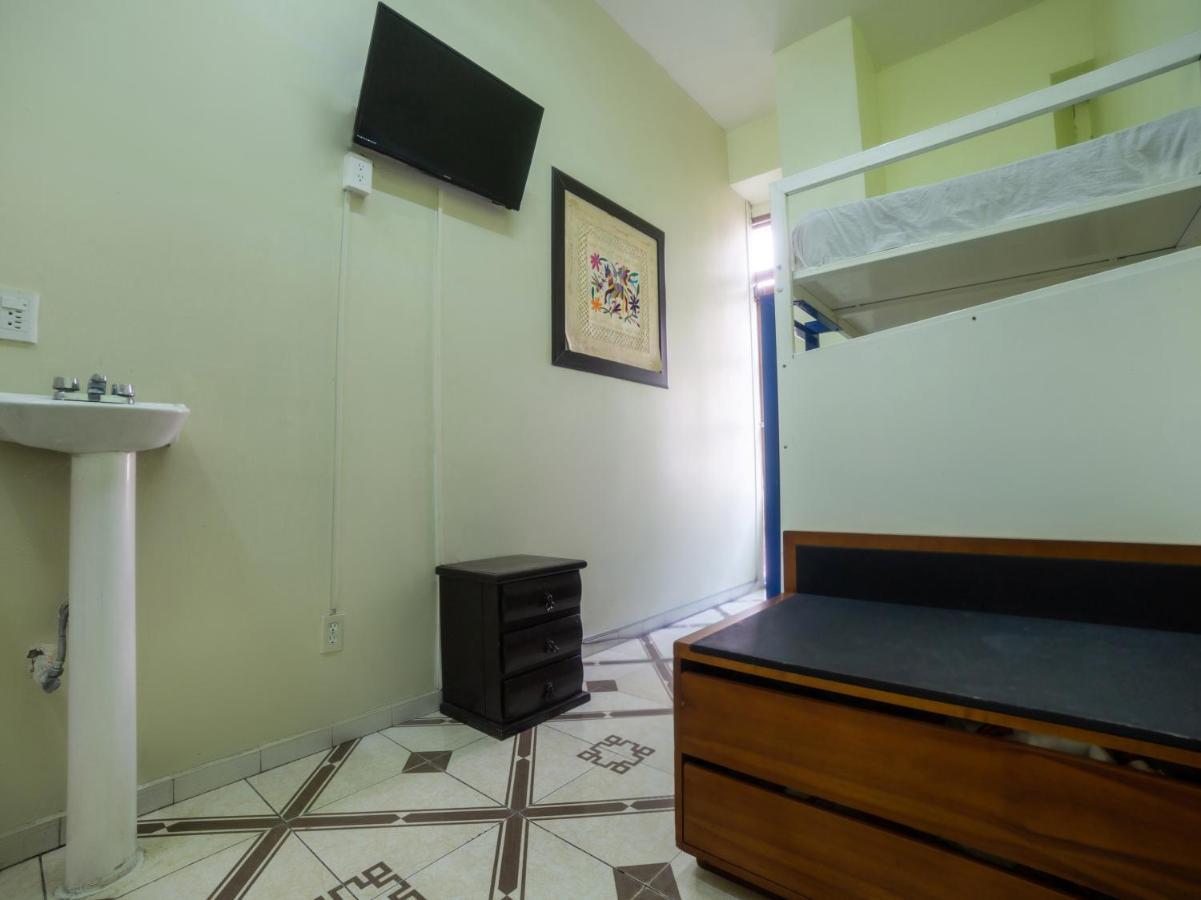 Oyo Hostel Oasis Centro Cerca Del Hospital Issste Hospital Jose Ma Morelos メキシコシティ エクステリア 写真