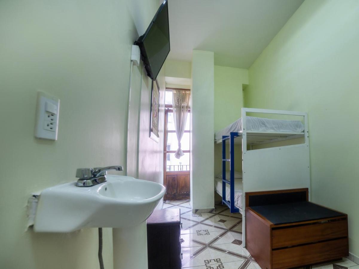 Oyo Hostel Oasis Centro Cerca Del Hospital Issste Hospital Jose Ma Morelos メキシコシティ エクステリア 写真